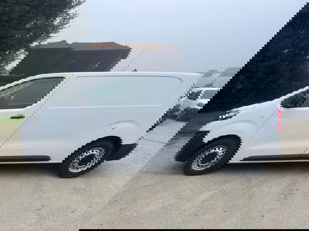 Opel Vivaro Furgone usata a Milano (6)