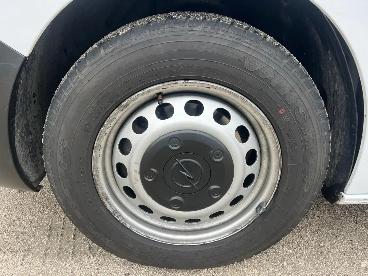 Opel Vivaro Furgone usata a Milano (7)