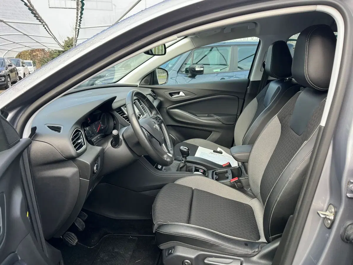 Opel Grandland X usata a Milano (13)
