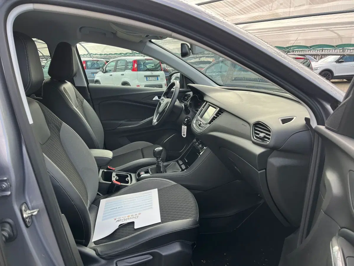Opel Grandland X usata a Milano (14)
