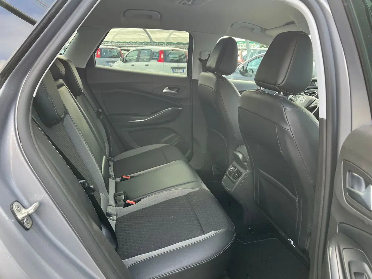 Opel Grandland X usata a Milano (16)