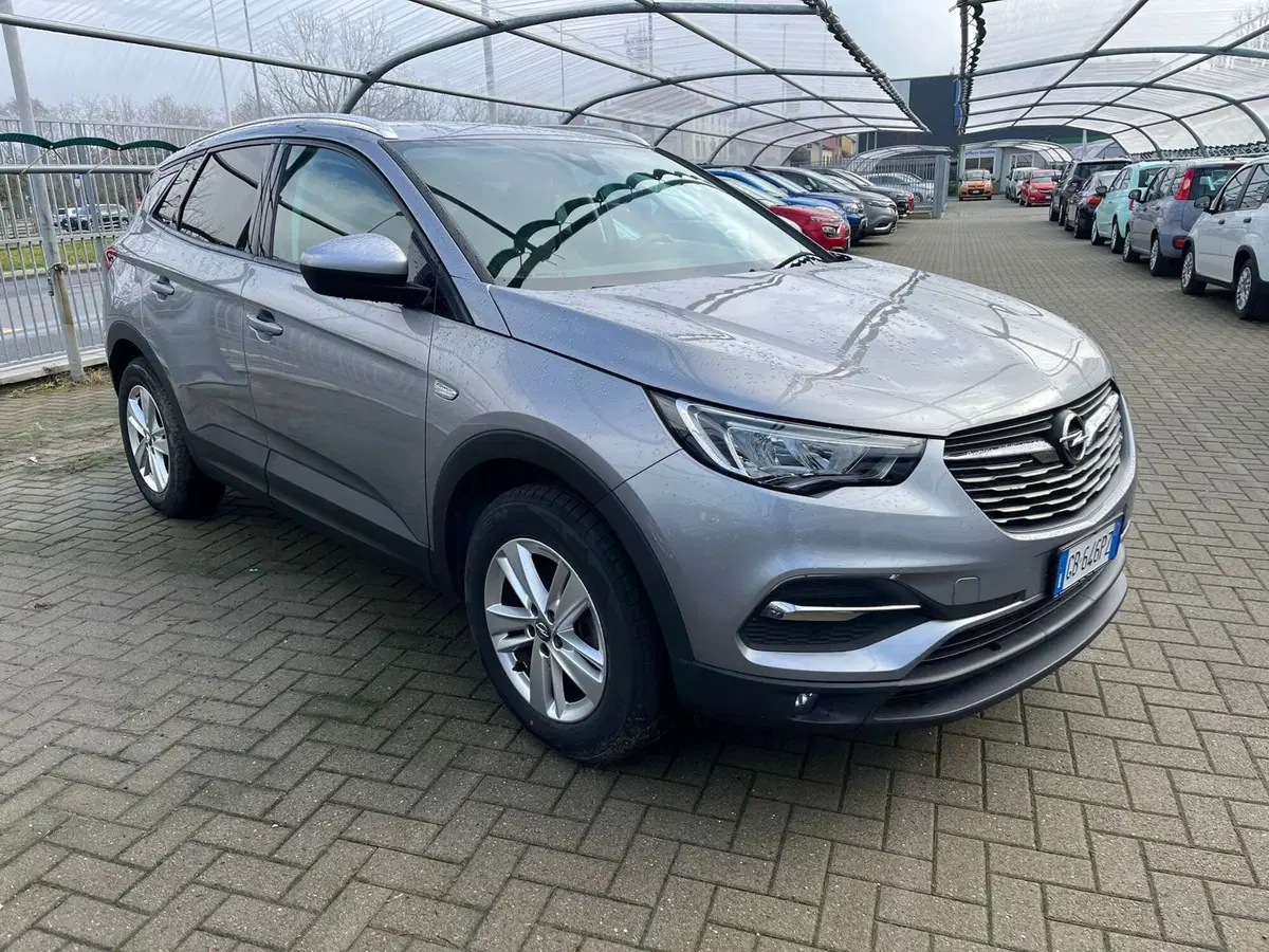 Opel Grandland X usata a Milano (3)