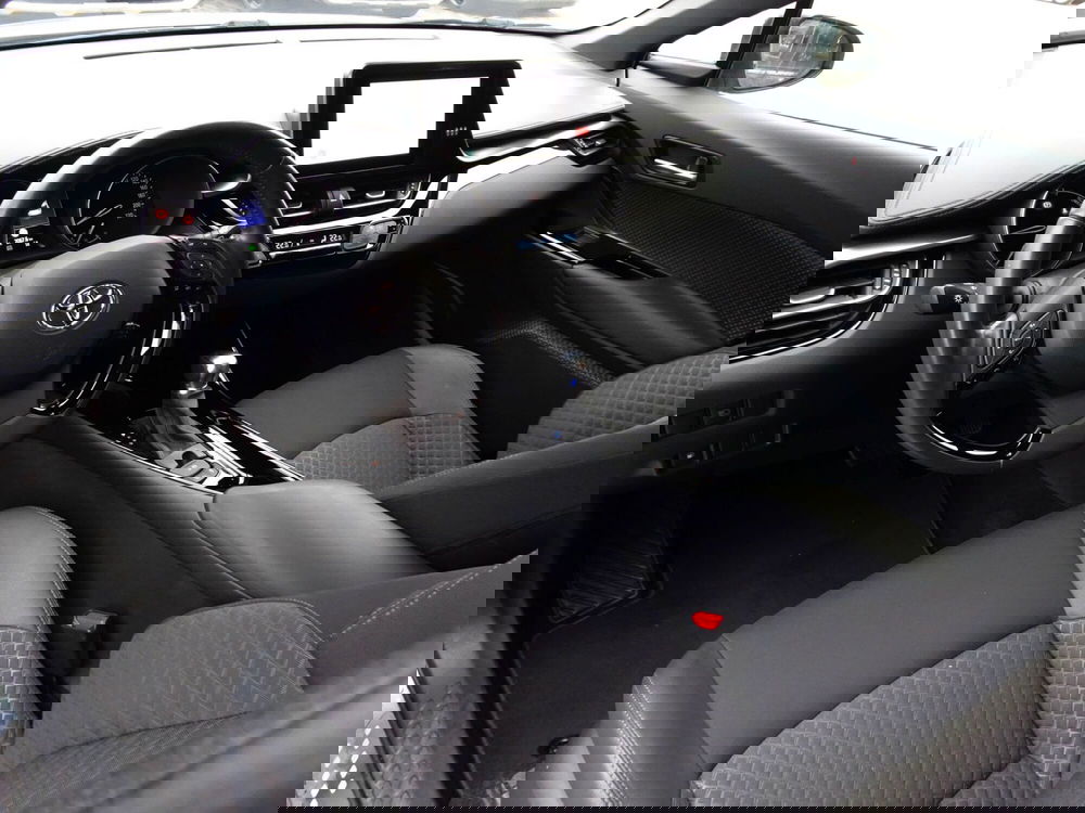 Toyota Toyota C-HR usata a Treviso (9)