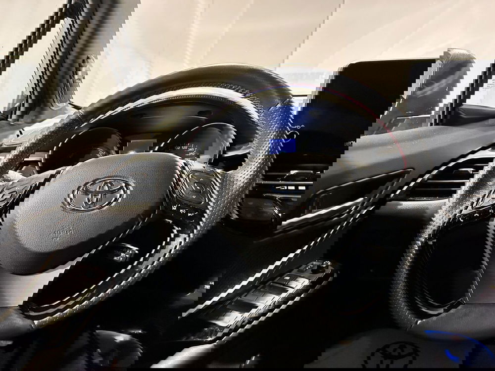 Toyota Toyota C-HR usata a Milano (10)