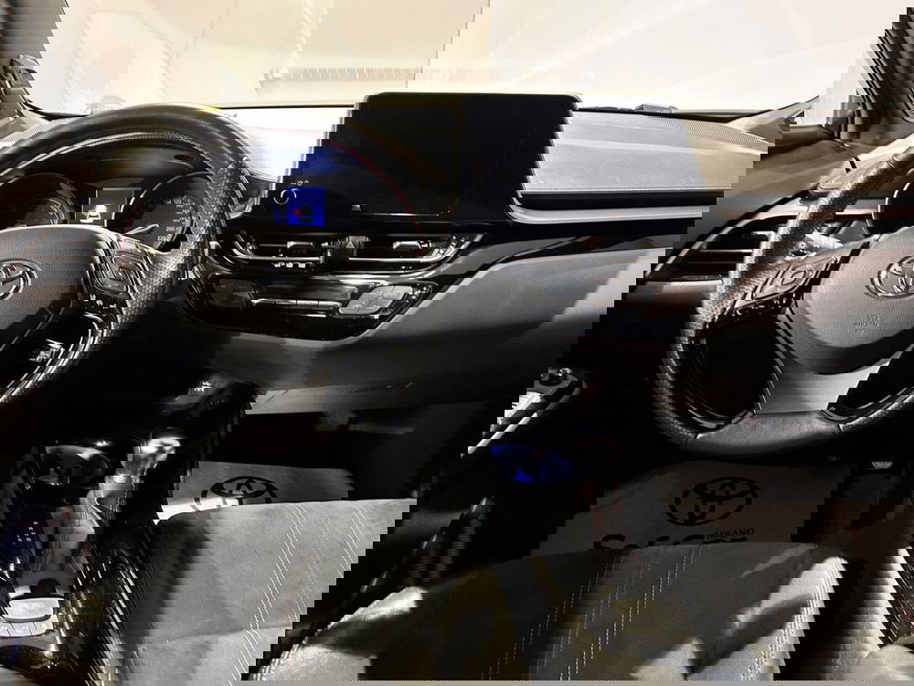 Toyota Toyota C-HR usata a Milano (9)