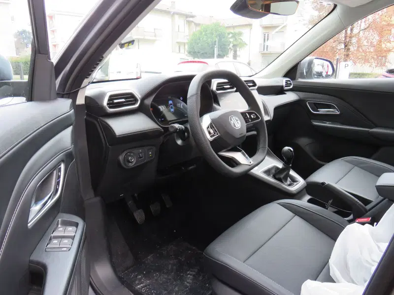 Mg ZS nuova a Monza e Brianza (2)