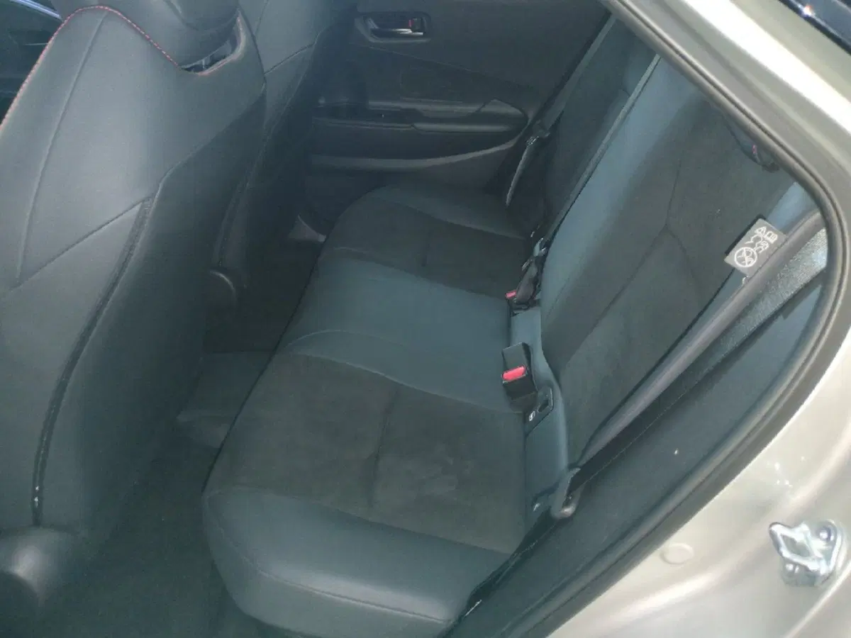 Toyota Toyota C-HR usata a Milano (12)