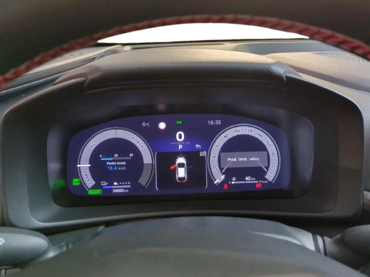 Toyota Toyota C-HR usata a Milano (13)
