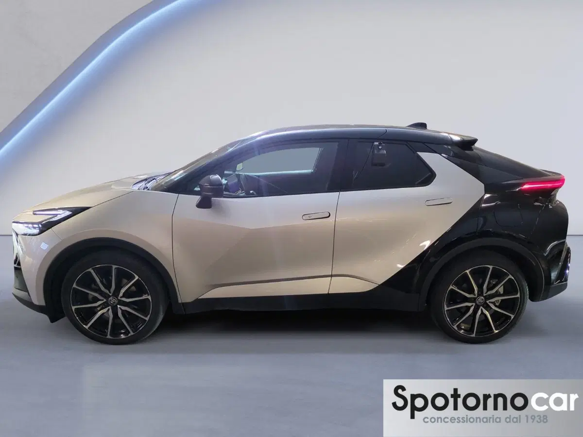 Toyota Toyota C-HR usata a Milano (2)