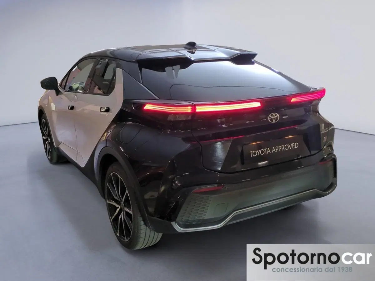 Toyota Toyota C-HR usata a Milano (3)