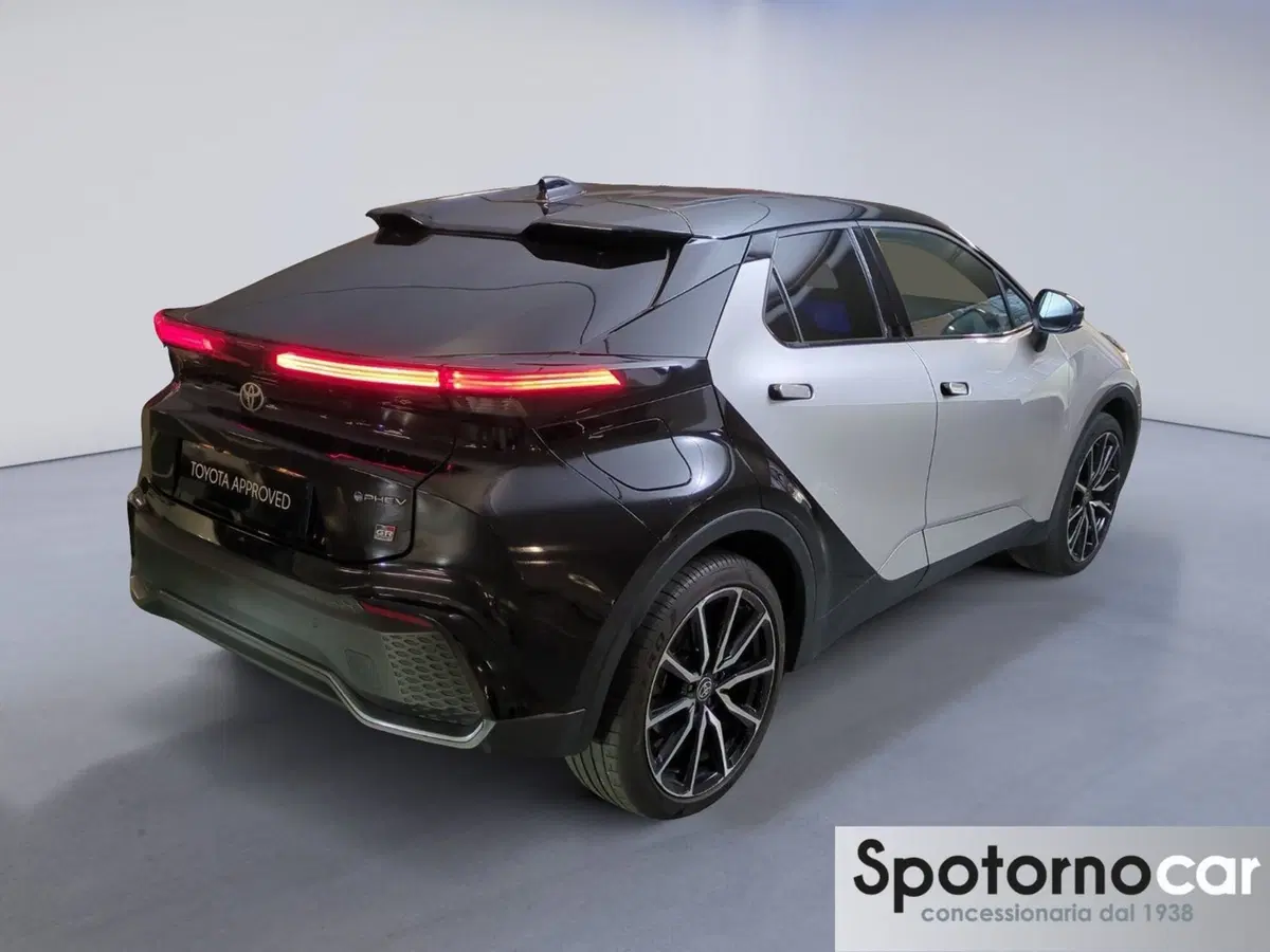 Toyota Toyota C-HR usata a Milano (6)