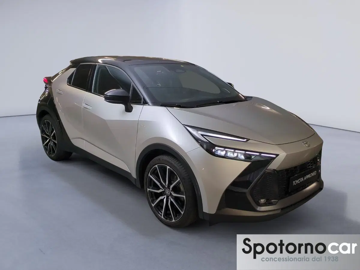 Toyota Toyota C-HR usata a Milano (7)