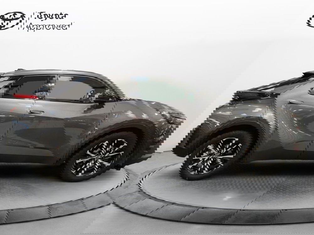 Toyota Toyota C-HR usata a Roma (18)
