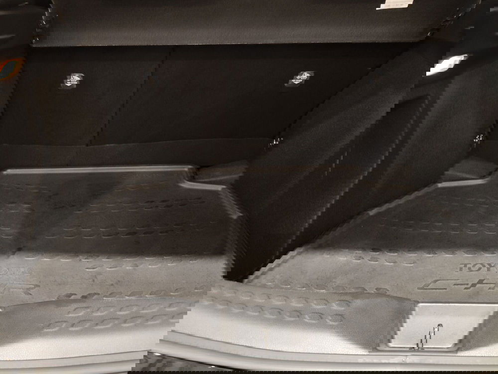 Toyota Toyota C-HR usata a Roma (14)