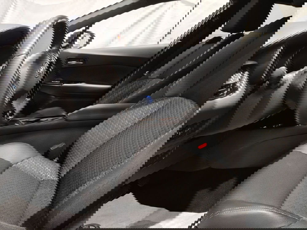 Toyota Toyota C-HR usata a Roma (15)
