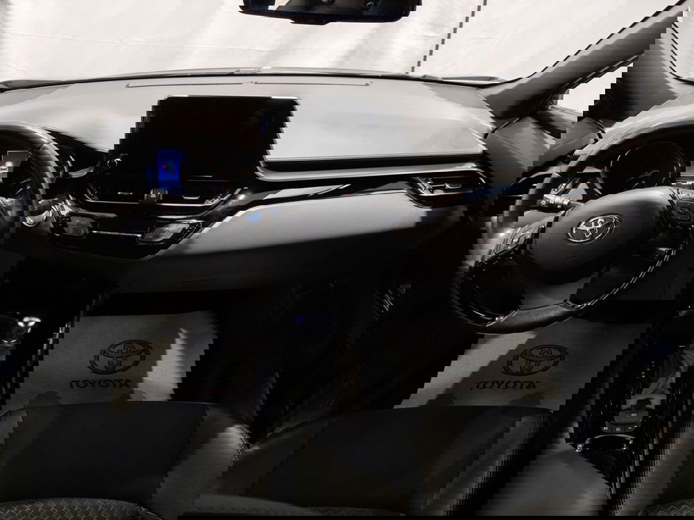 Toyota Toyota C-HR usata a Roma (9)