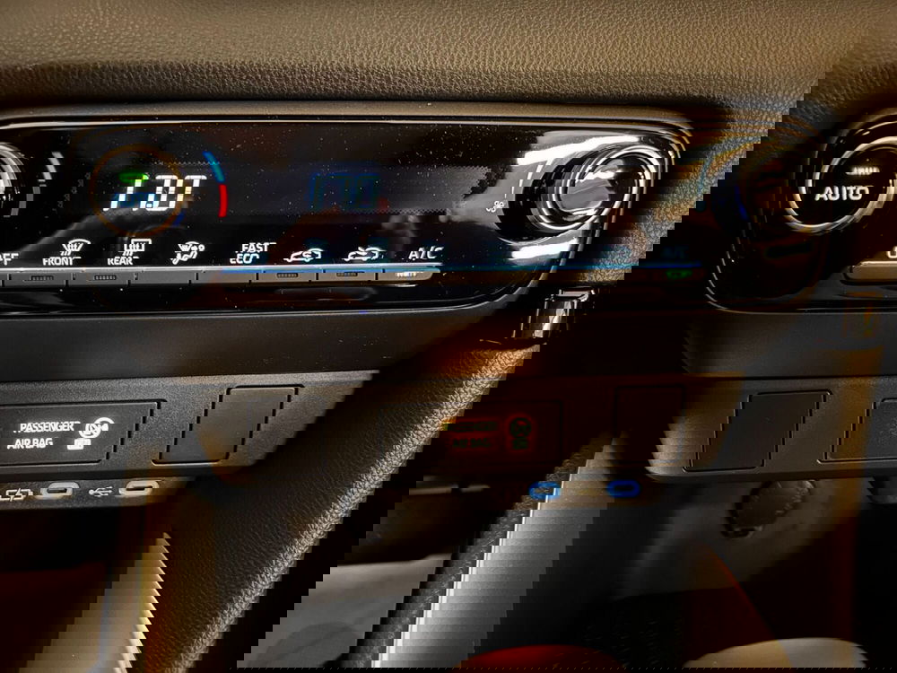 Mazda Mazda2 Hybrid nuova a Pavia (9)