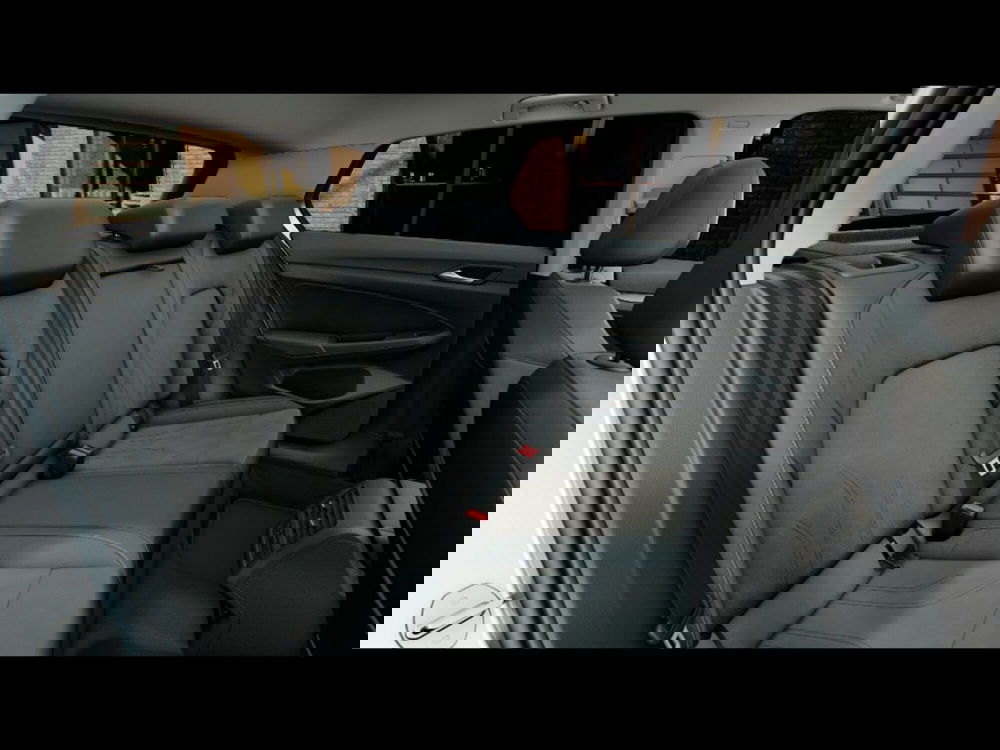 Volkswagen Golf nuova a Livorno (9)