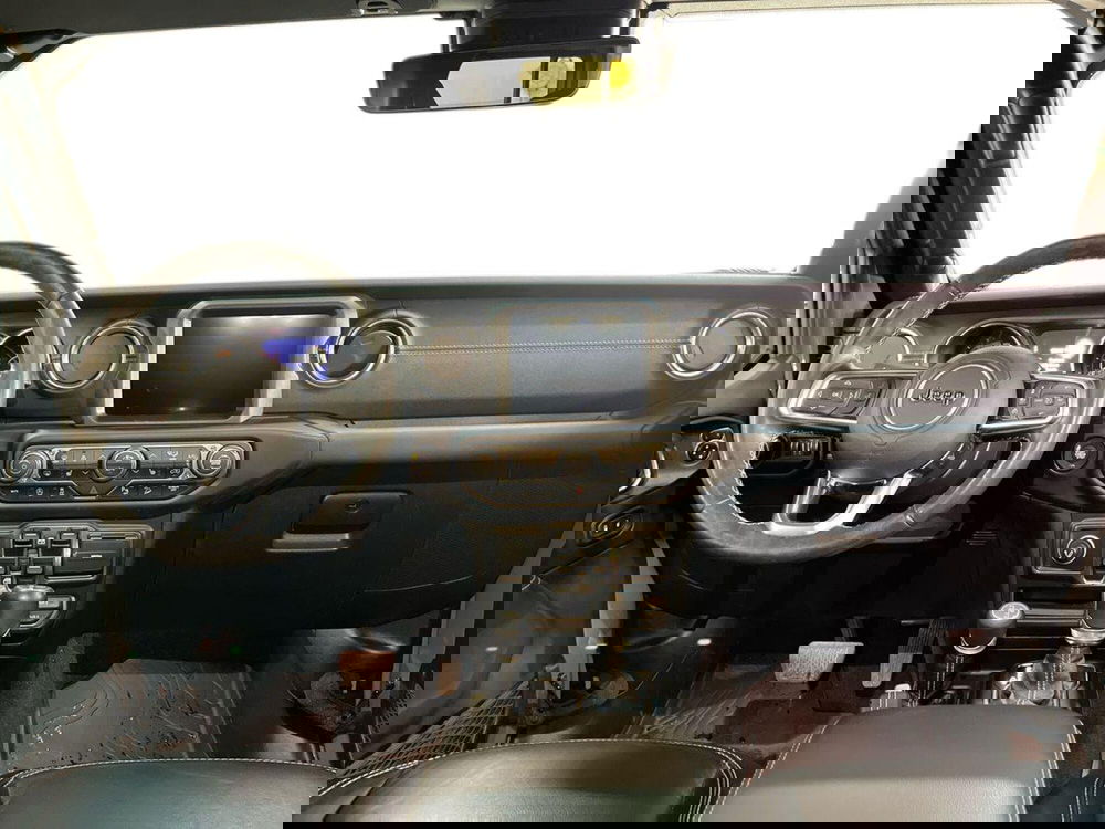 Jeep Wrangler Unlimited usata a Bari (8)