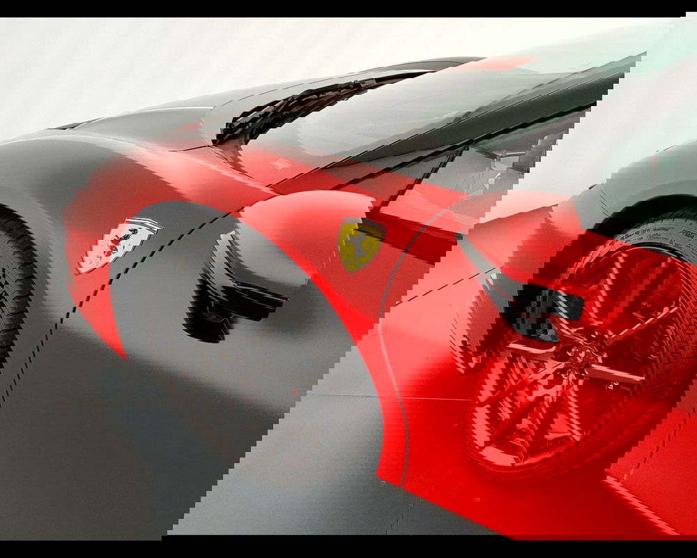 Ferrari SF90 Coupé usata a Verona (12)