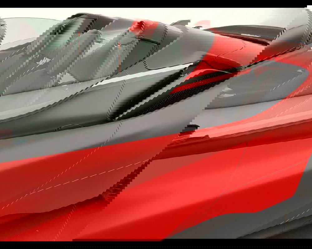 Ferrari SF90 Coupé usata a Verona (14)