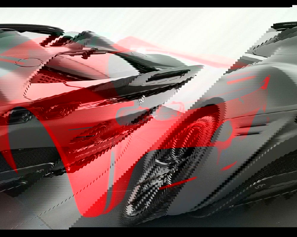 Ferrari SF90 Coupé usata a Verona (16)