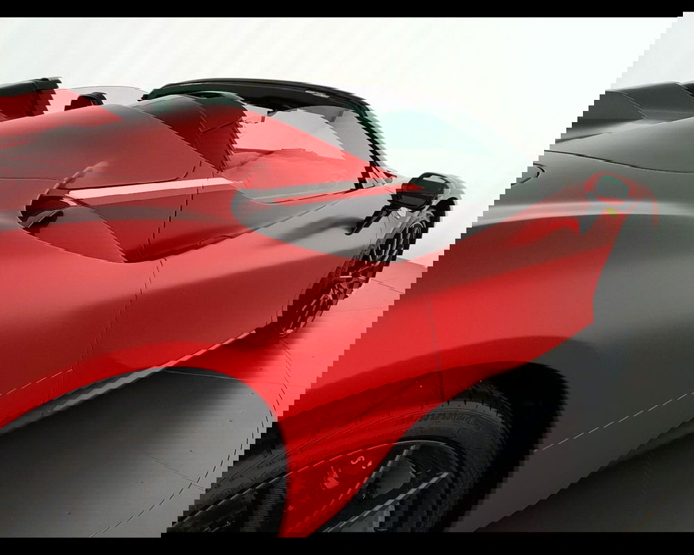 Ferrari SF90 Coupé usata a Verona (18)