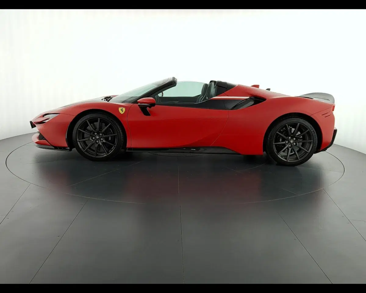 Ferrari SF90 Coupé usata a Verona (3)