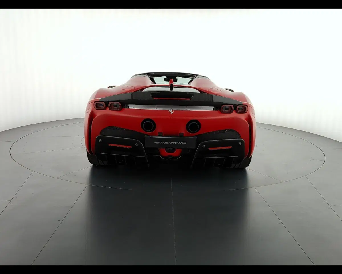 Ferrari SF90 Coupé usata a Verona (4)