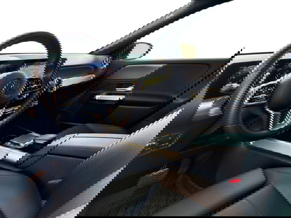 Mercedes-Benz EQB usata a Rimini (16)