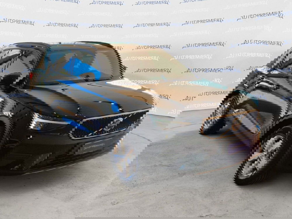 Volvo XC40 nuova a Como (3)