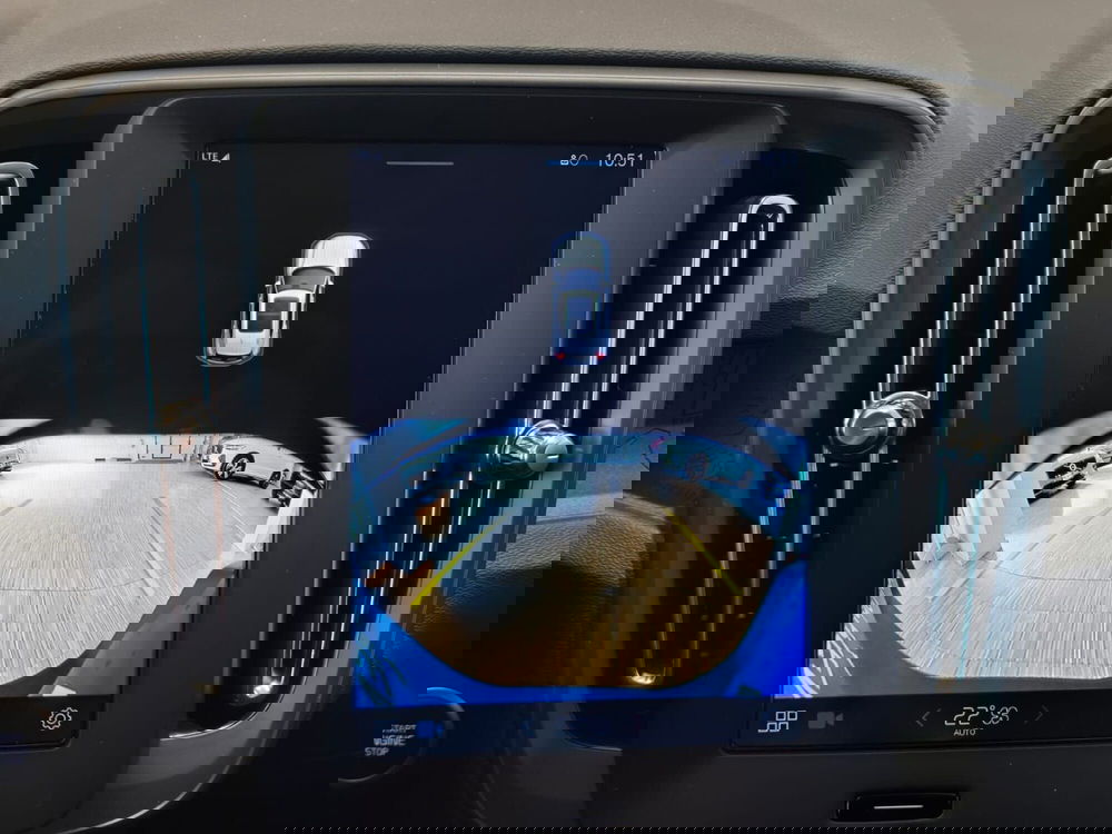 Volvo XC40 nuova a Como (8)