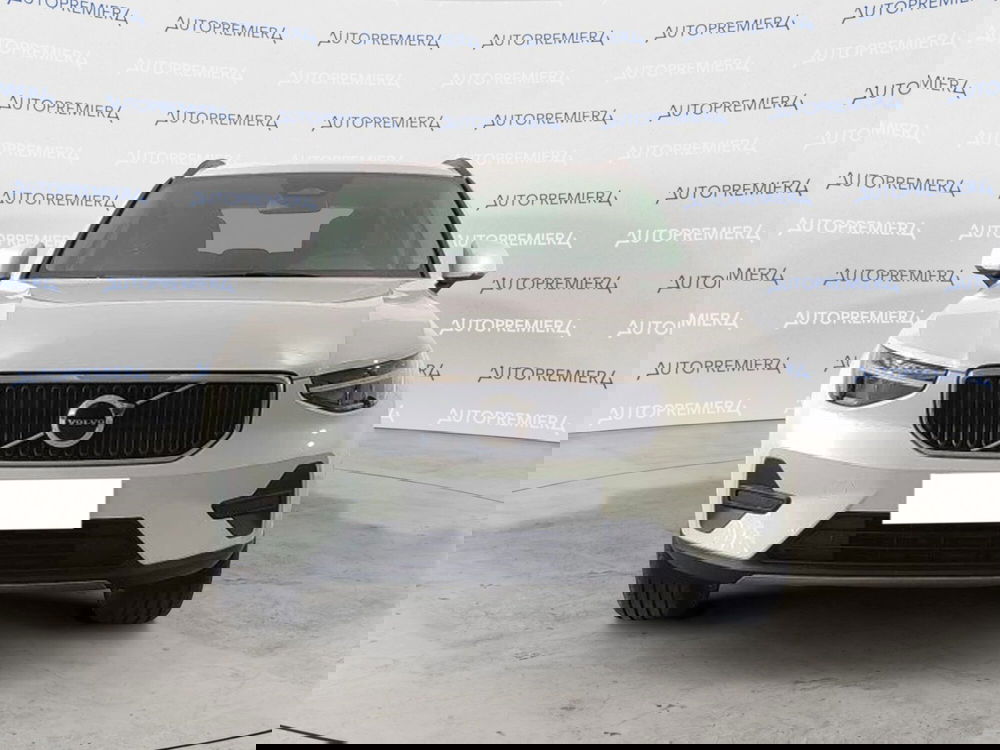 Volvo XC40 nuova a Como (2)