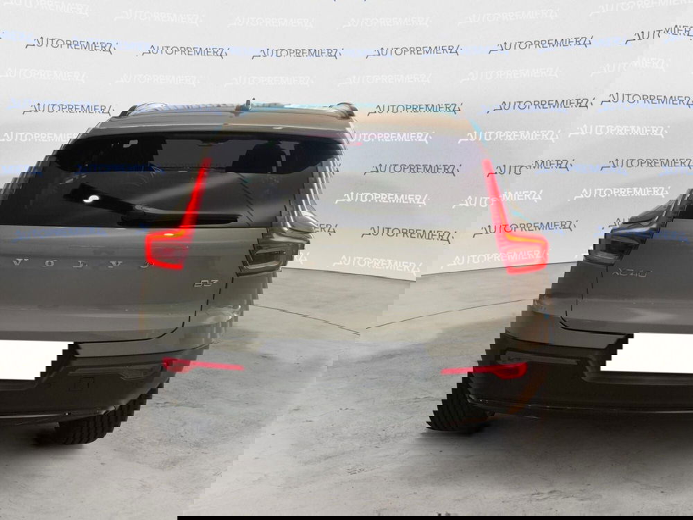 Volvo XC40 nuova a Como (4)