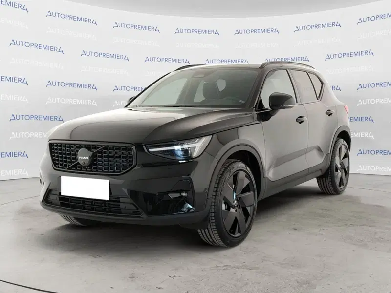 Volvo XC40 nuova a Como