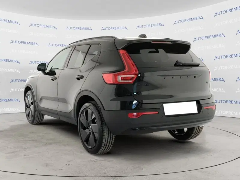 Volvo XC40 nuova a Como (2)