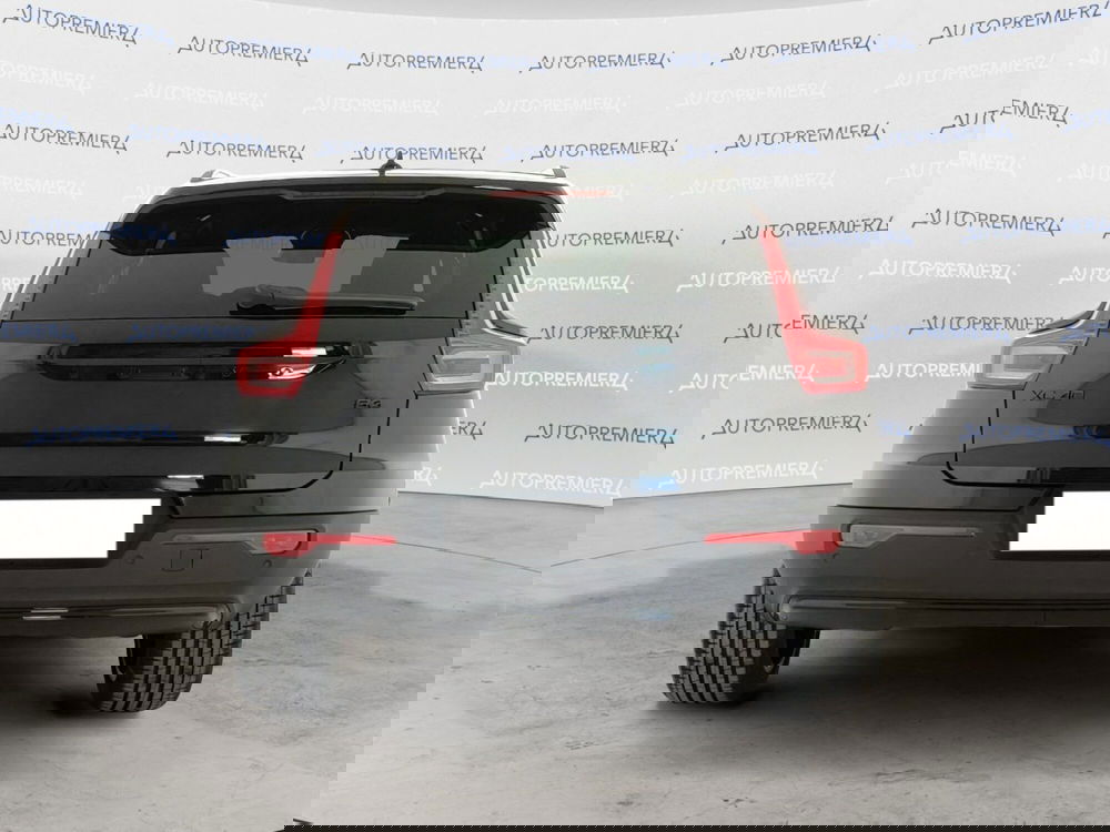 Volvo XC40 nuova a Como (3)