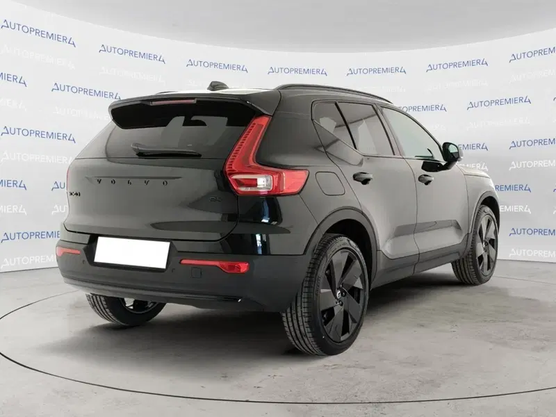 Volvo XC40 nuova a Como (4)
