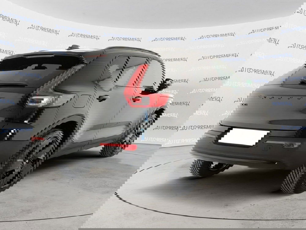 Volvo XC40 nuova a Como (4)