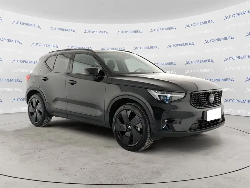 Volvo XC40 nuova a Como (5)