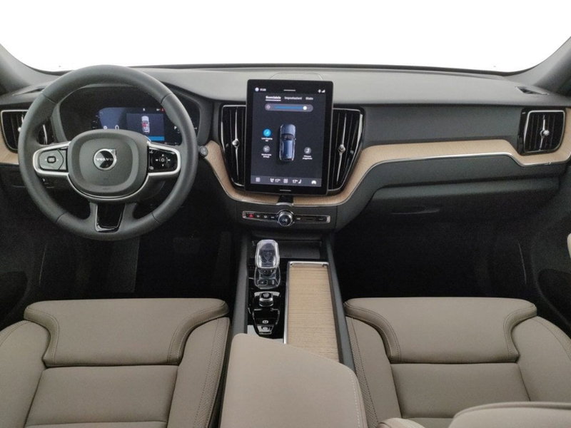 Volvo XC60 nuova a Como (10)