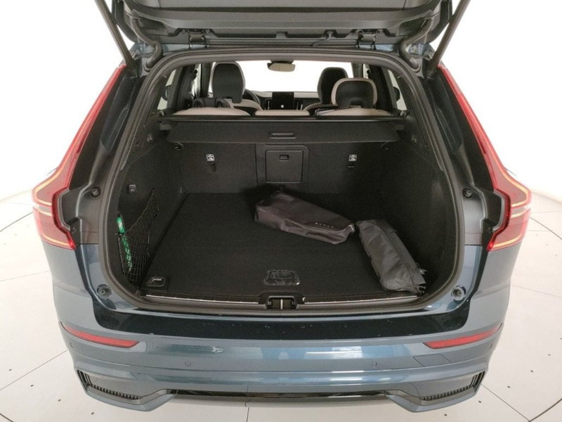 Volvo XC60 nuova a Como (6)