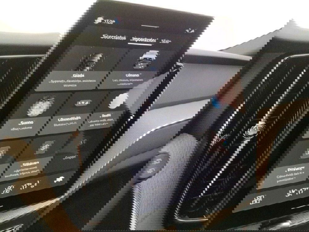 Volvo XC60 nuova a Como (7)