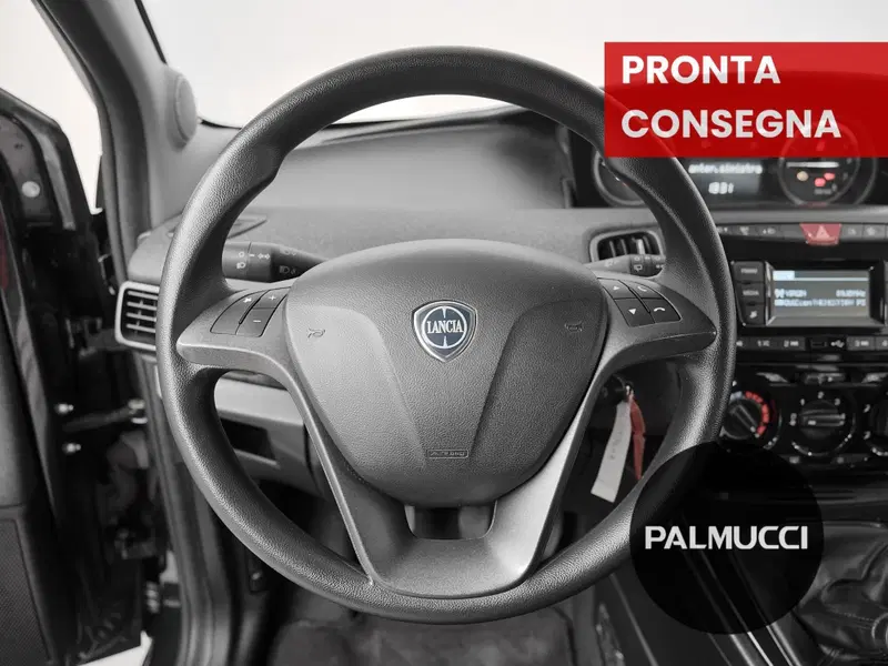 Lancia Ypsilon usata a Prato (12)