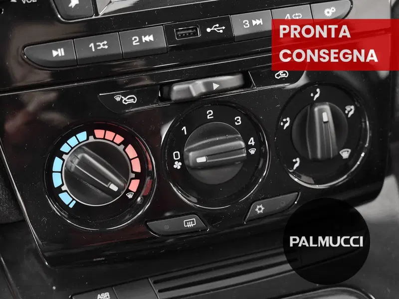 Lancia Ypsilon usata a Prato (17)