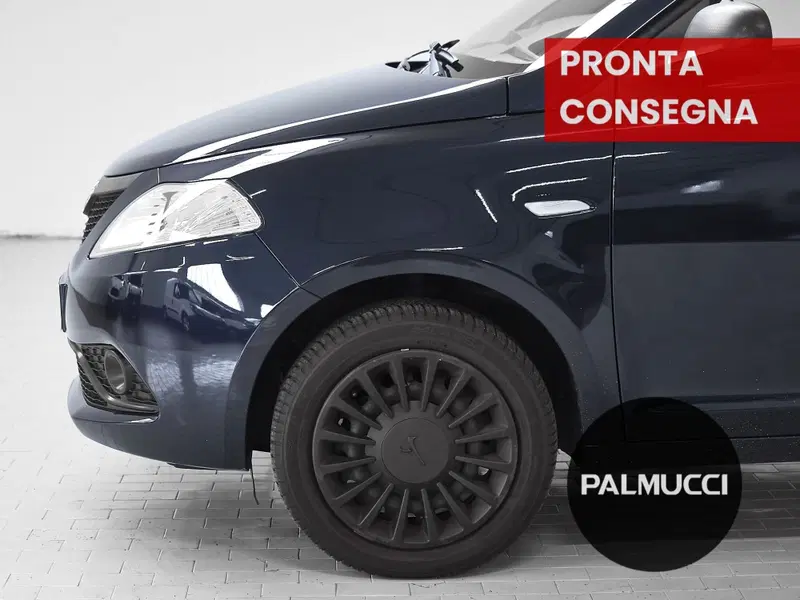 Lancia Ypsilon usata a Prato (6)