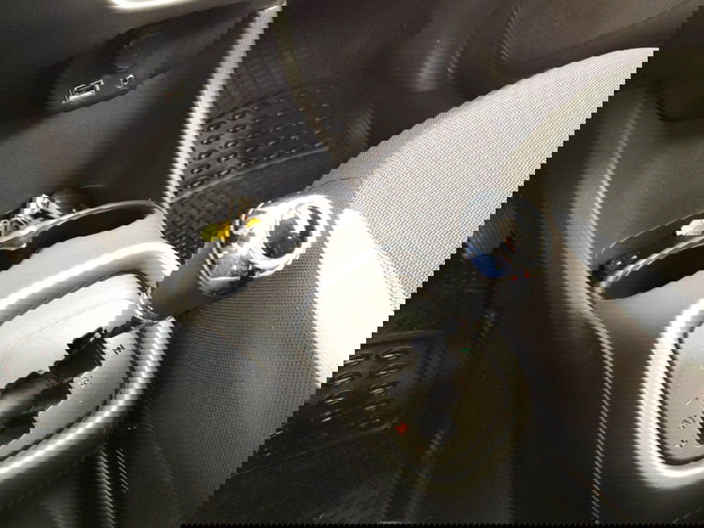 Toyota Aygo usata a Massa-Carrara (12)