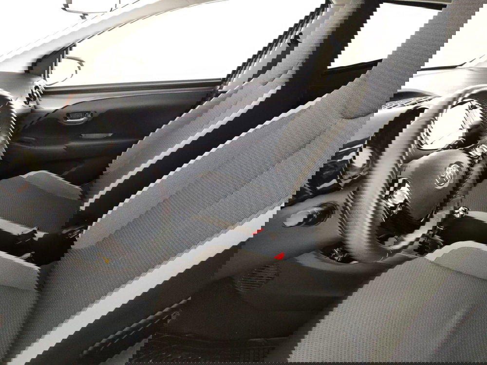 Toyota Aygo usata a Massa-Carrara (7)