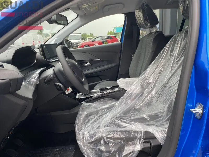 Peugeot 208 nuova a Modena (9)