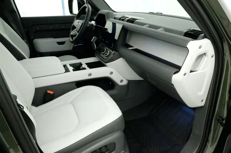Land Rover Defender usata a Mantova (3)